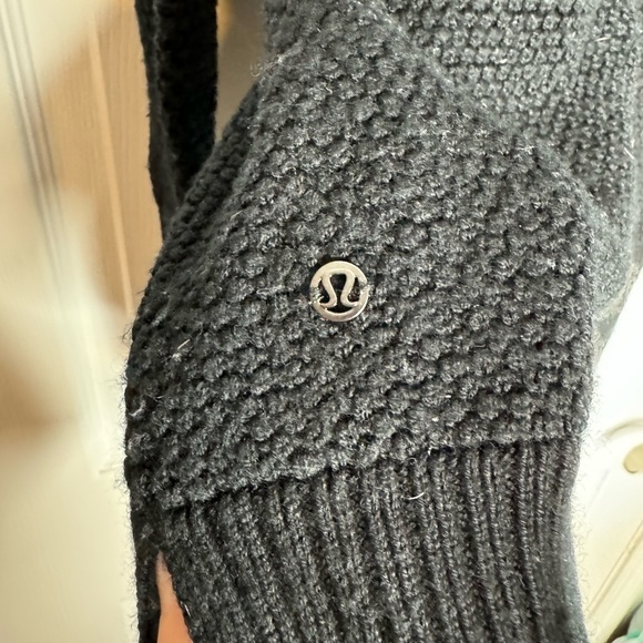 LULULEMON Warm and Restore 100% merino wool sweater Size 6 Black - Picture 5 of 6